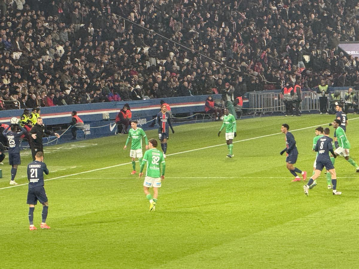 努诺·门德斯防守能力提升与成长:从攻强守弱到攻守兼备的蜕变