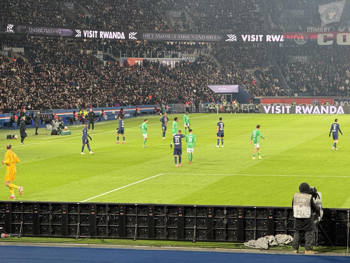 努诺·门德斯在巴黎圣日耳曼的战术角色:左路进攻引擎的深度解读